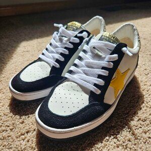 Size 8 - Love letters - Black and Gold Shoes